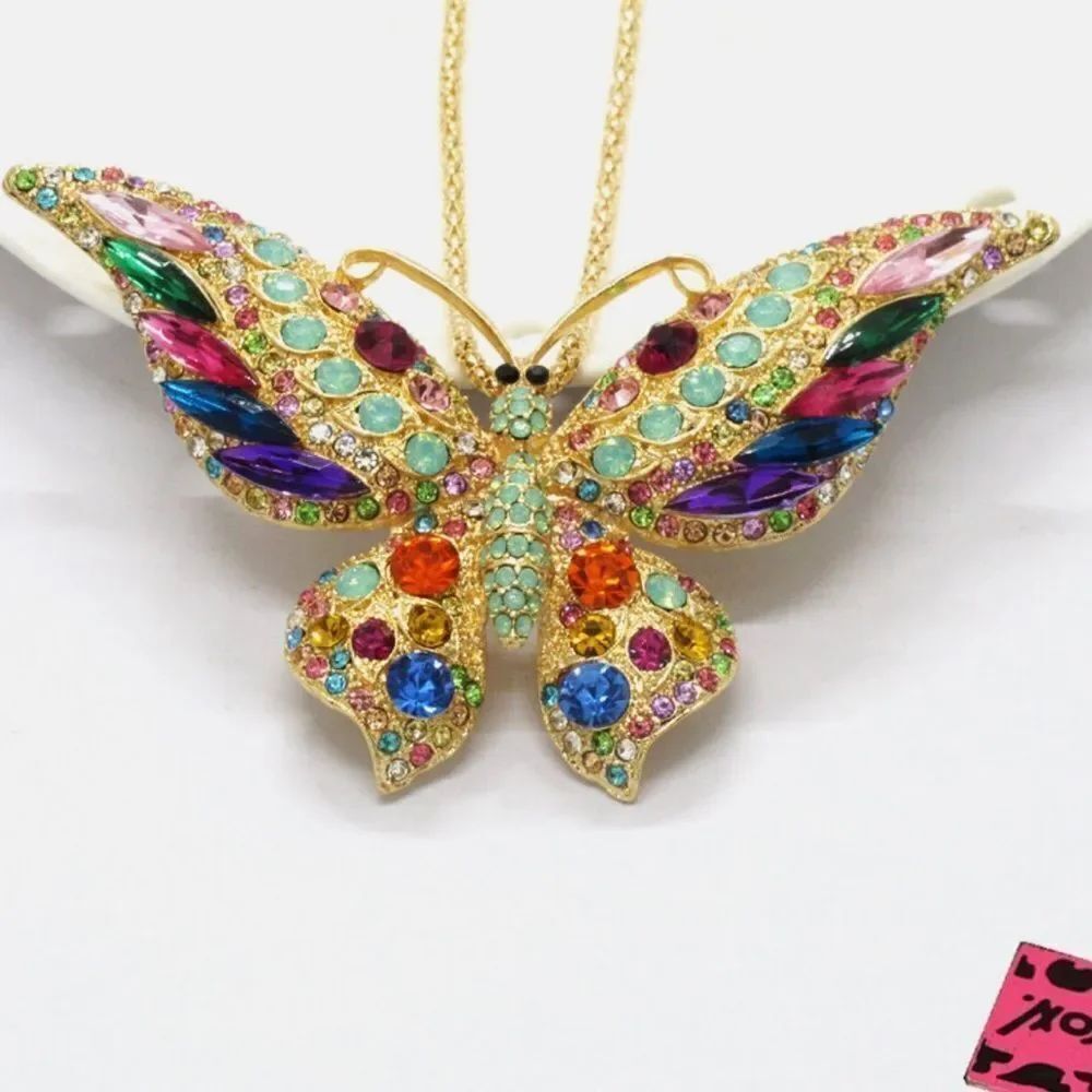 💛 Betsey Johnson NEW stunning sparkling colorful crystal butterfly necklace 💛